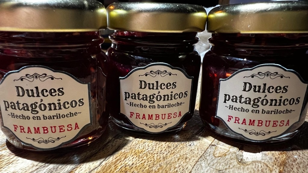 Dulces patagónicos de Patri: frasco de mermelada de frambuesa hecho en Bariloche